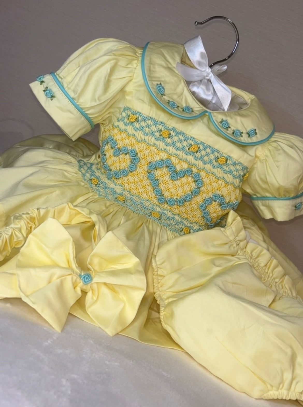 Lemon surprise dress